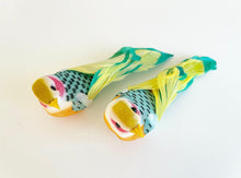 Load image into Gallery viewer, Luxury feather clip on bird - single